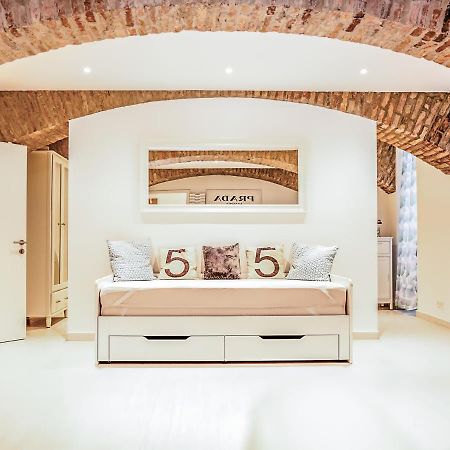 Wohnen Im Herzen Von Wien Budget Apartment Bagian luar foto
