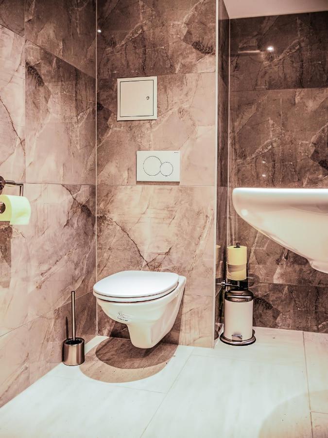 Wohnen Im Herzen Von Wien Budget Apartment Bagian luar foto