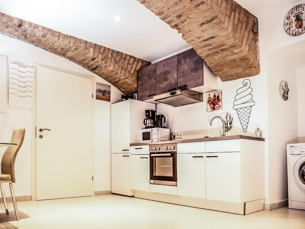 Wohnen Im Herzen Von Wien Budget Apartment Bagian luar foto