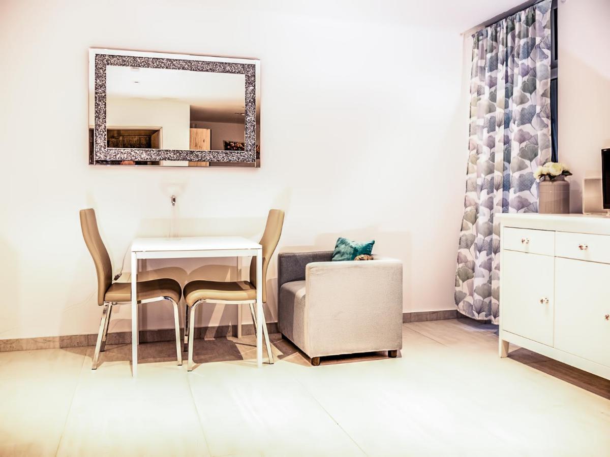 Wohnen Im Herzen Von Wien Budget Apartment Bagian luar foto