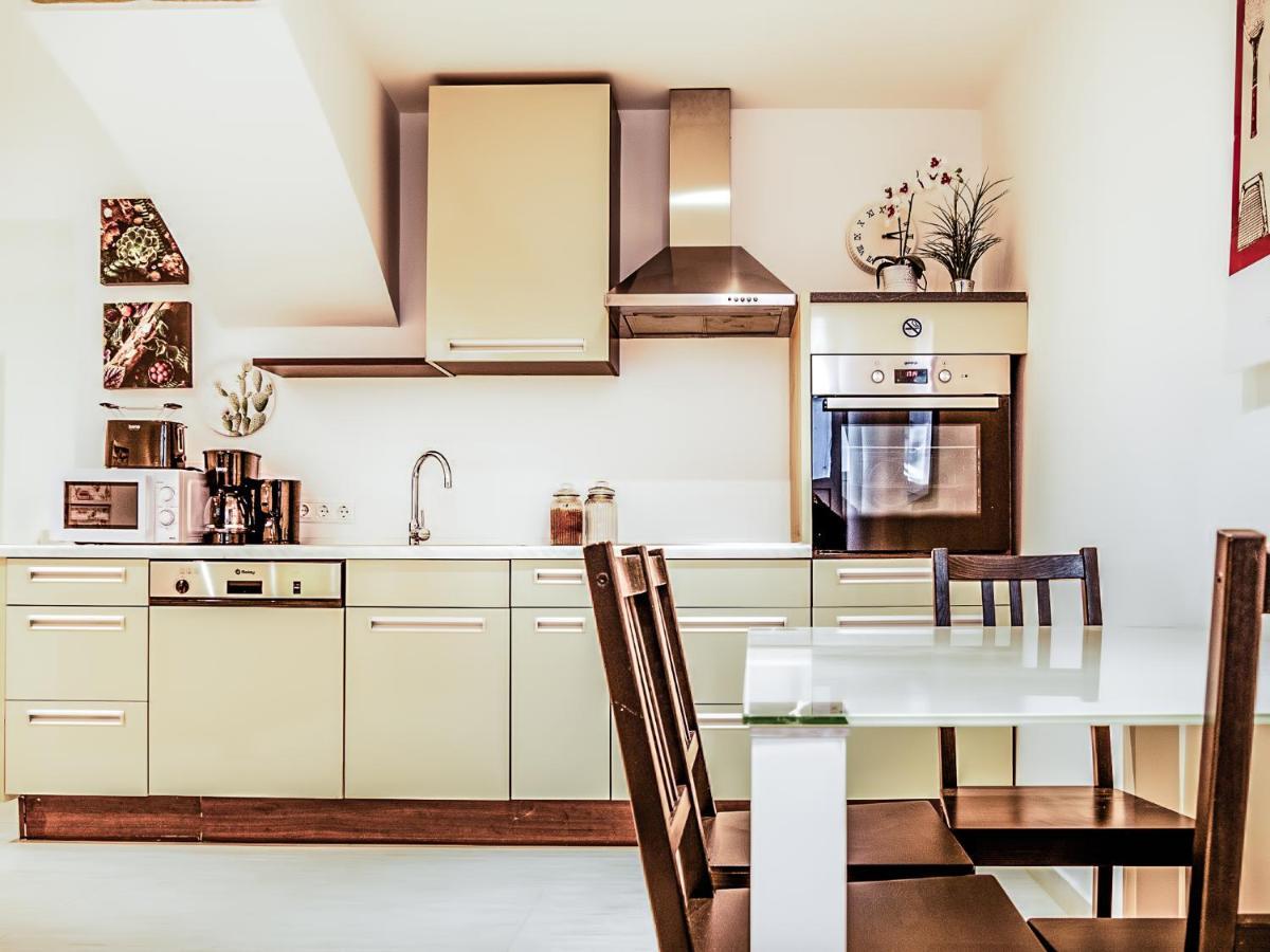 Wohnen Im Herzen Von Wien Budget Apartment Bagian luar foto