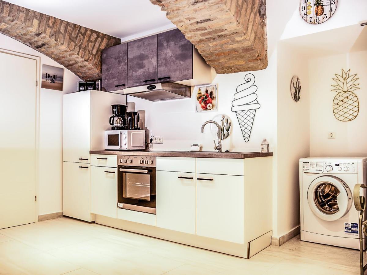 Wohnen Im Herzen Von Wien Budget Apartment Bagian luar foto