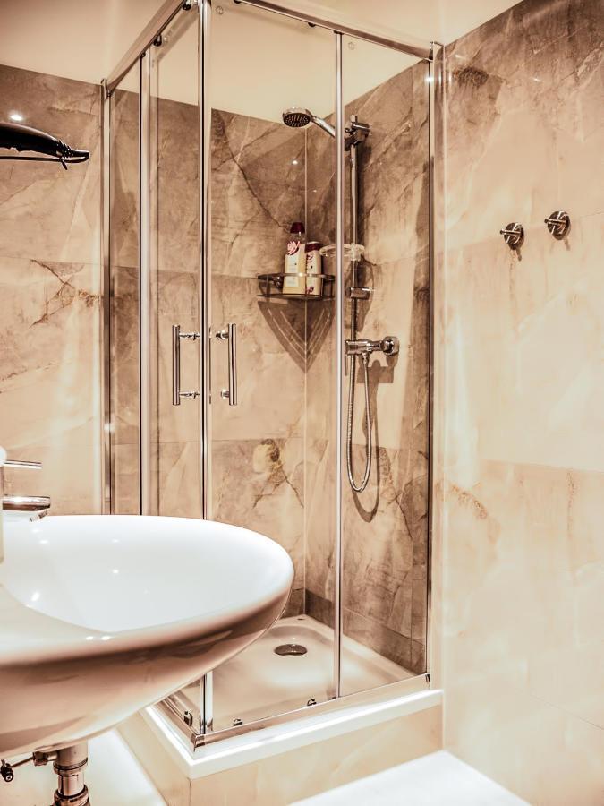Wohnen Im Herzen Von Wien Budget Apartment Bagian luar foto